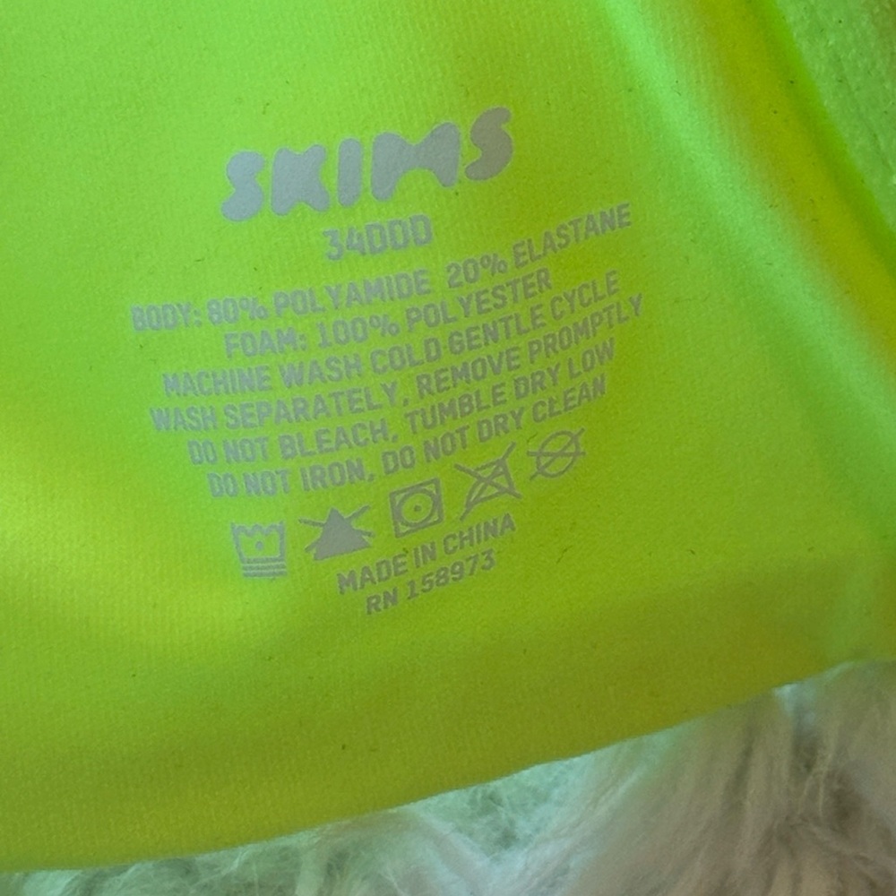 NWT Skims Fits Everybody Scoop Plunge Bra 34DDD 
Green Highlighter - Picture 5 of 9